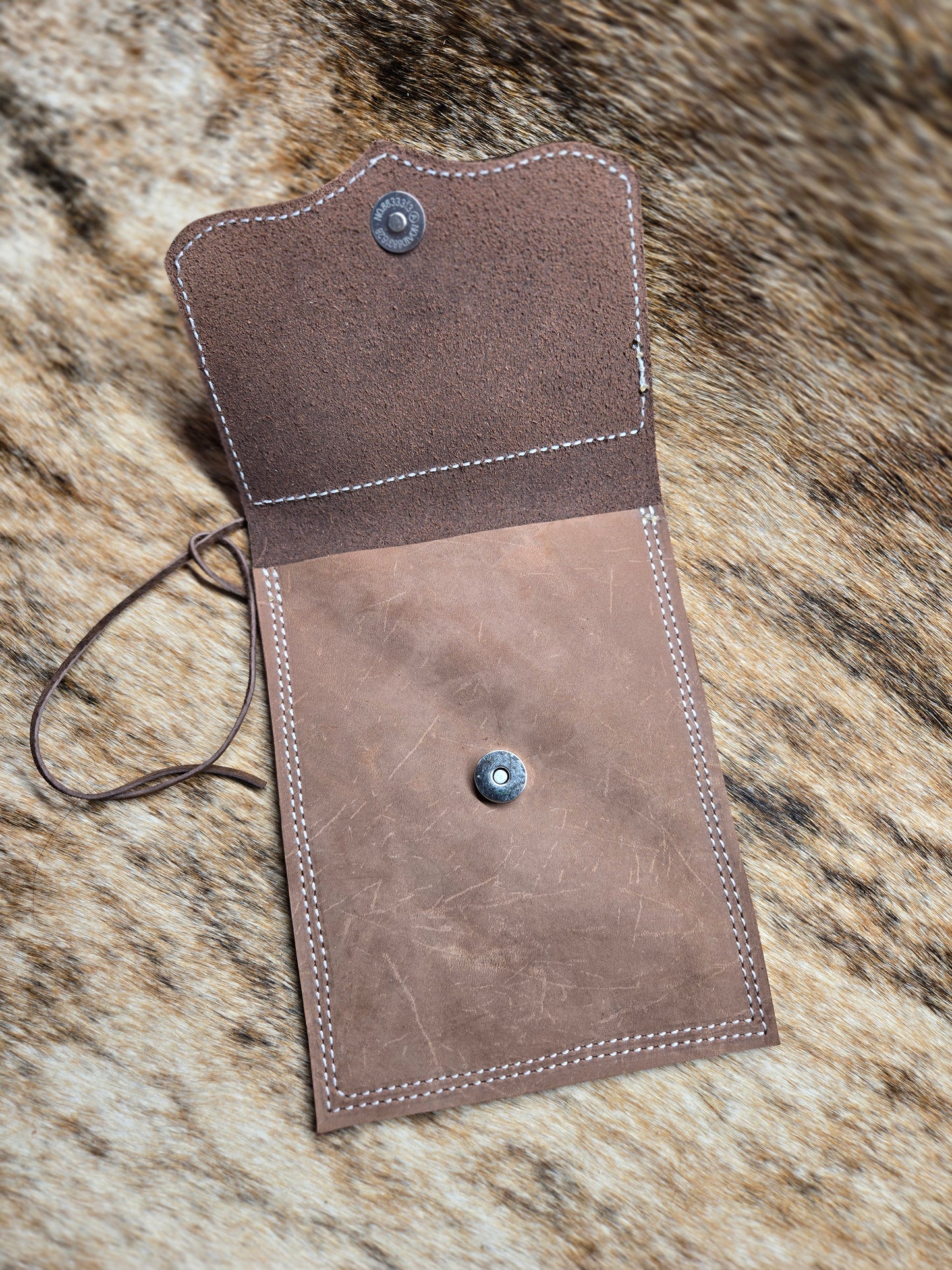 Arrowhead Basket Stamp Saddle Phone Case