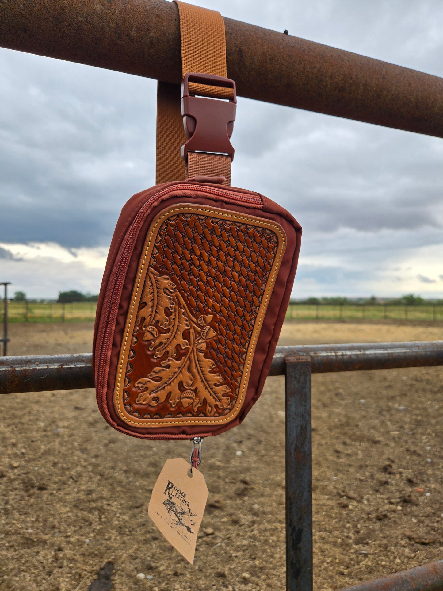 Oak Leaf Basket Stamp Fanny Pack